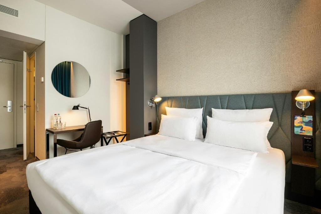 Motel One Brussels Room Type - Standard Double Room