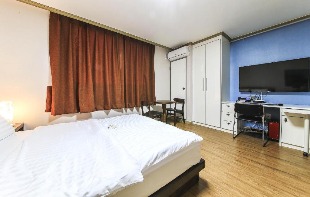 Crystal Residence Hotel photo 4