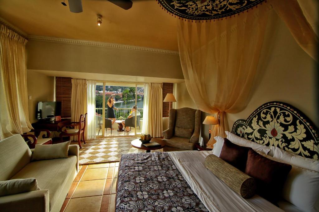 Сьюит (Улучшенный люкс), Thilanka Hotel