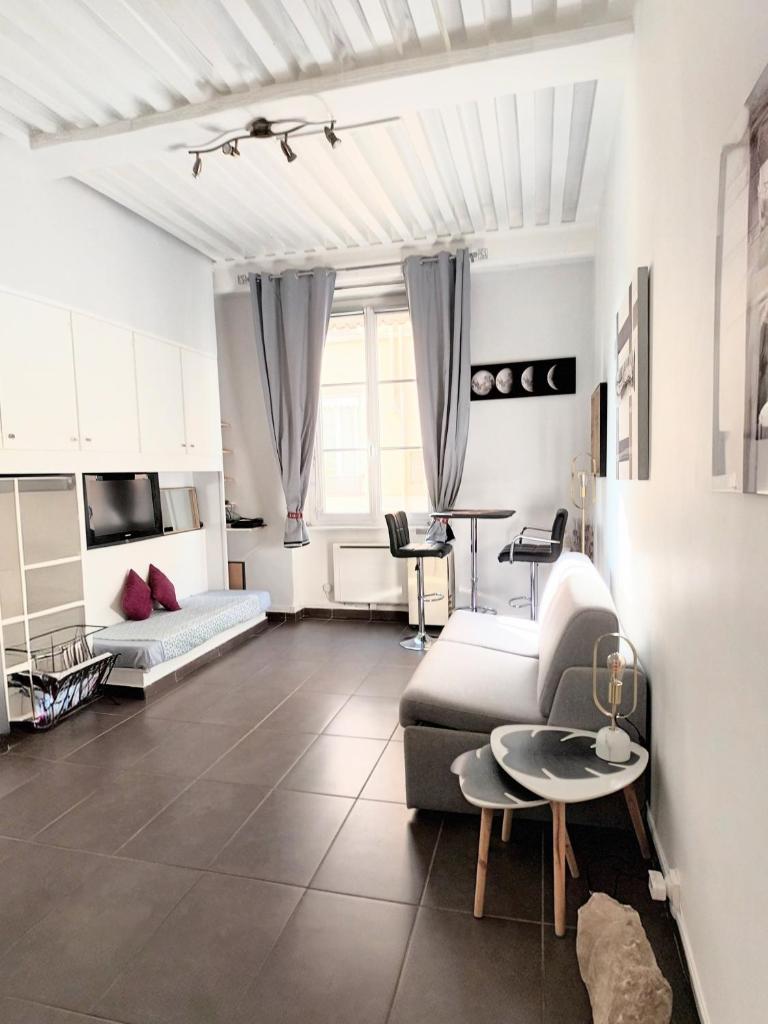 Cocon Quiet & Cozy in Heart of Lyon - Tap to explore photos