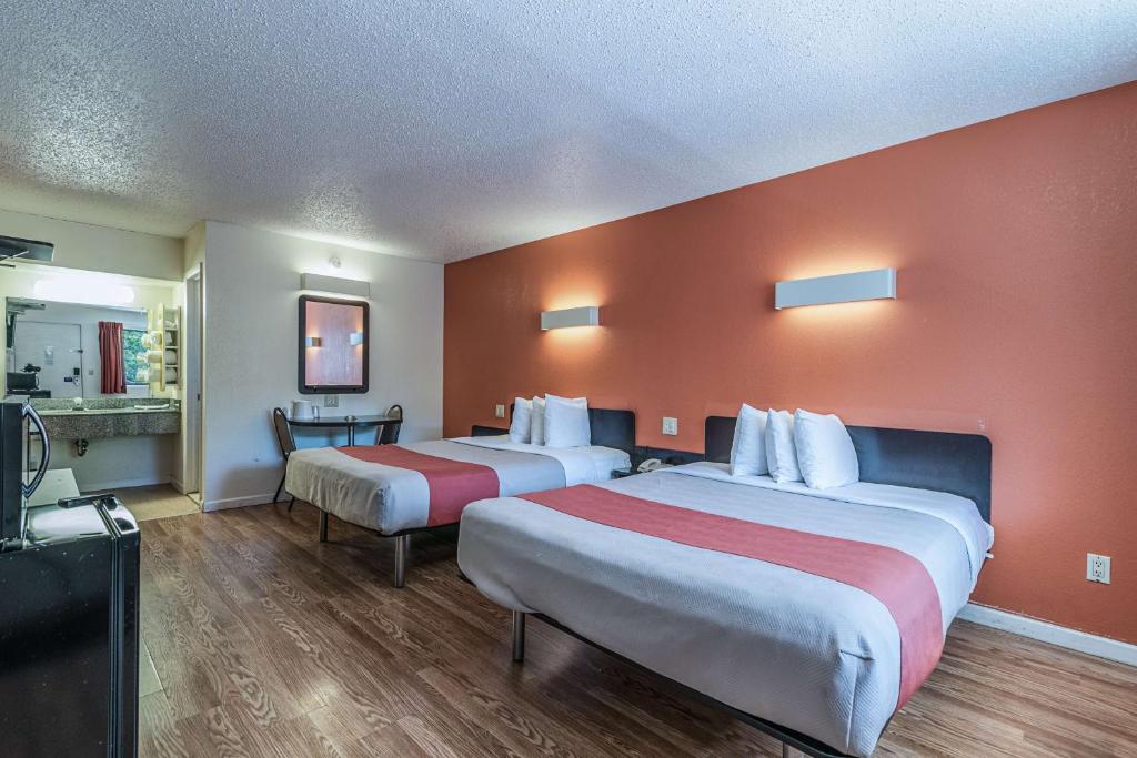Motel 6 Albany, NY - Airport image