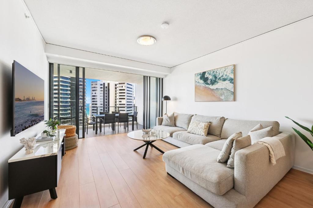 Ocean View 3-Bed with Gym, Pool, Sauna & Parking - Tap to explore photos