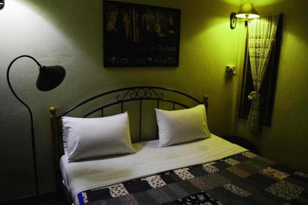 BRICKHOUSE Ayutthaya Guesthouse EST 1986 photo 2