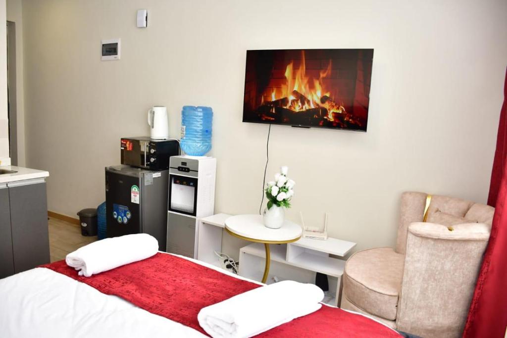 Jkia Airport 24 Hours Transit studio next 67hotel - Tap to explore photos