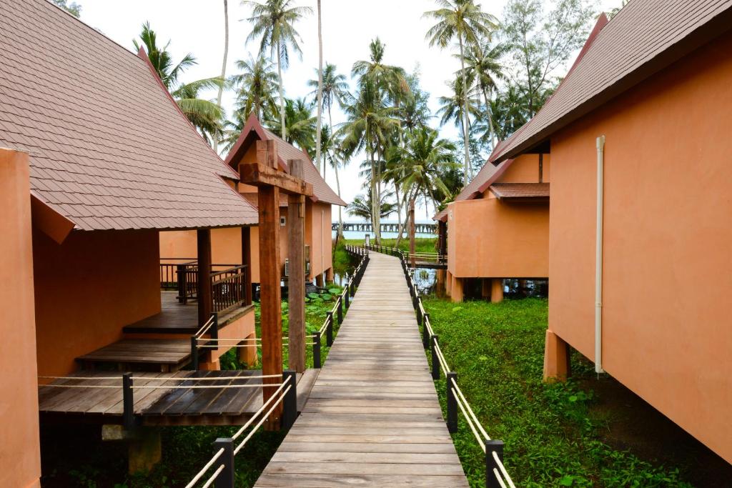 Номер (Бунгало Делюкс), Koh Kood Paradise Beach