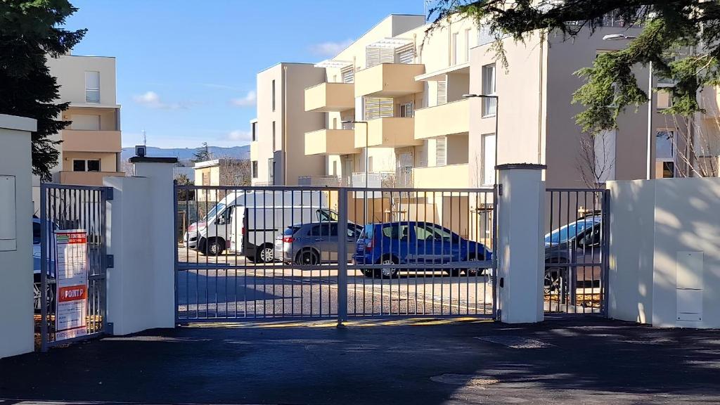 Studio avec parking privé - Proche écoles & hôpital - Valence, Valence