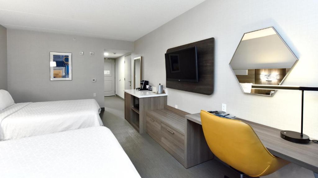 Holiday Inn Express Hotel & Suites Waterloo - St Jacobs, an IHG Hotel - Tap to explore photos
