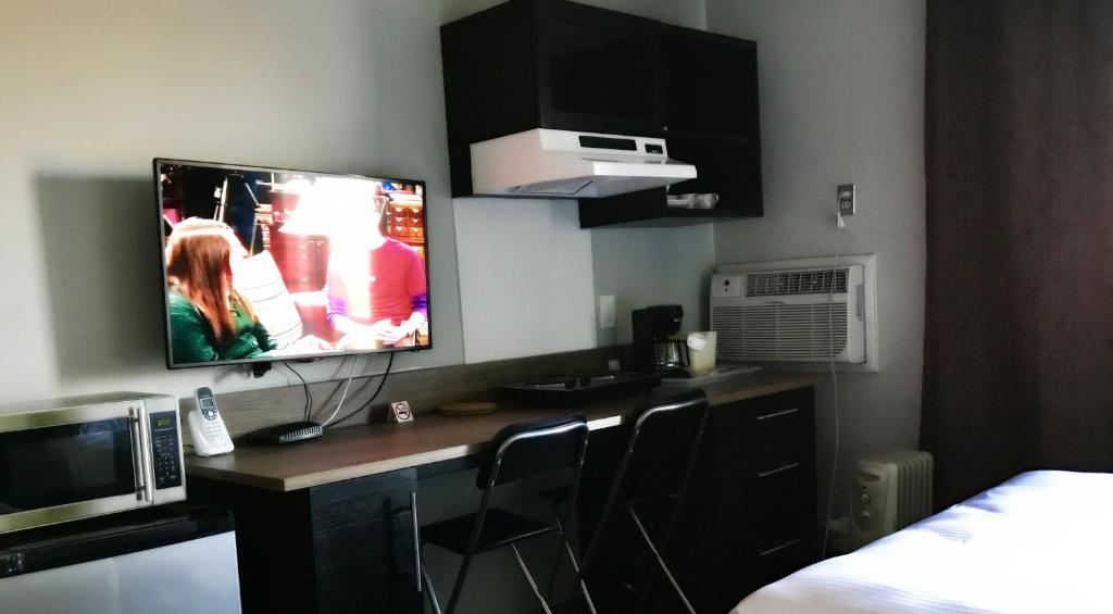Home Away Inn photo 4