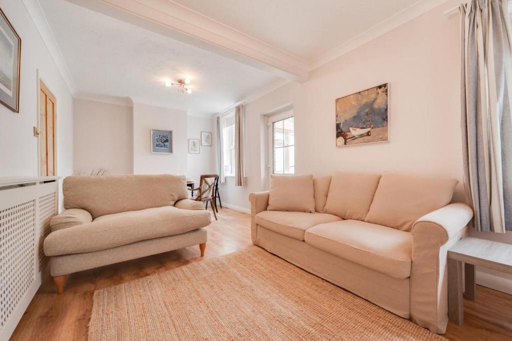 3 Bed in Cromer oc-2254 - Tap to explore photos