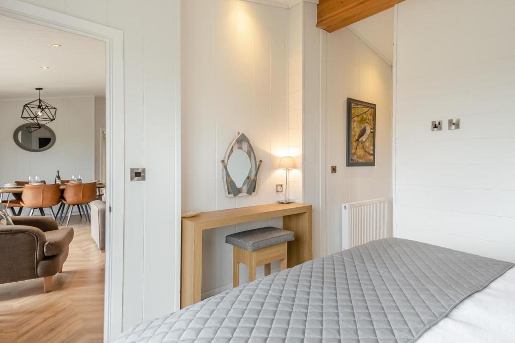 3 Bed in Blakeney oc-c29160 - Tap to explore photos
