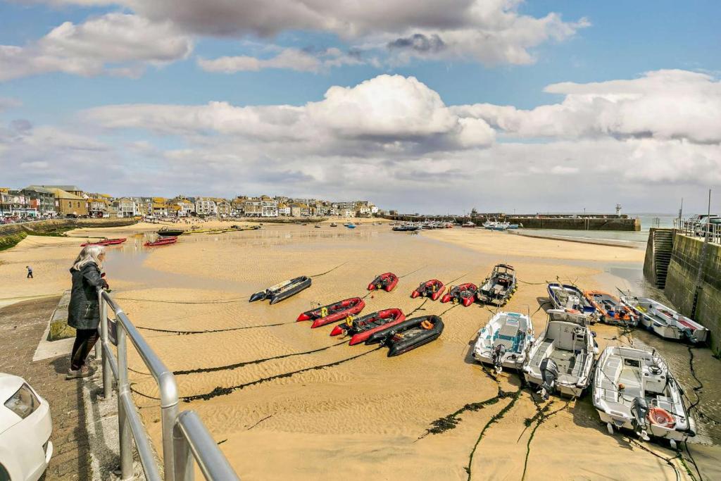 2 Bed in St. Ives oc-f16968 - Tap to explore photos