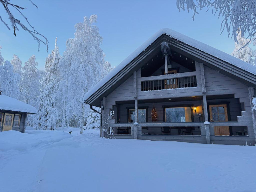Pusikko - Cozy Lake Villa - Ice Swimming - Sauna - Fireplace - Barbeque Shed