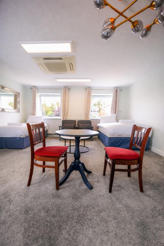 Lovat Hotel