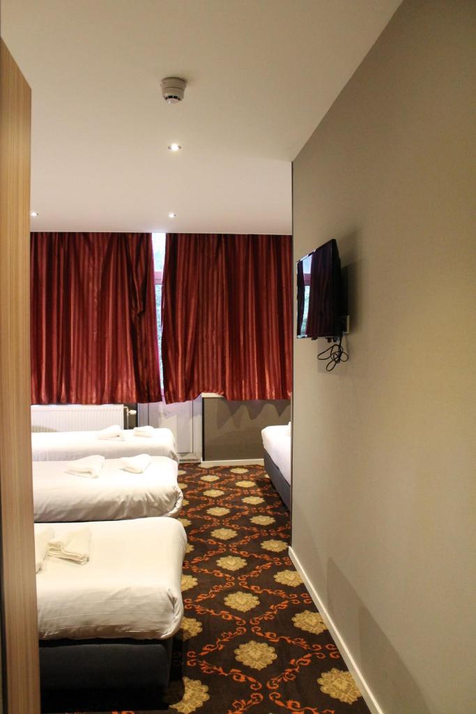 Четырехместный (Четырехместный номер), Aston City Hotel