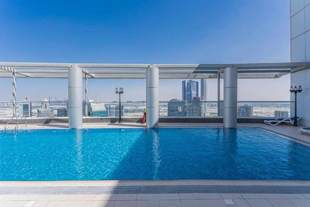 Downtown Dubai Mall walk & Burj Khalifa DIFC 5 mins Room Type - Studio with Balcony