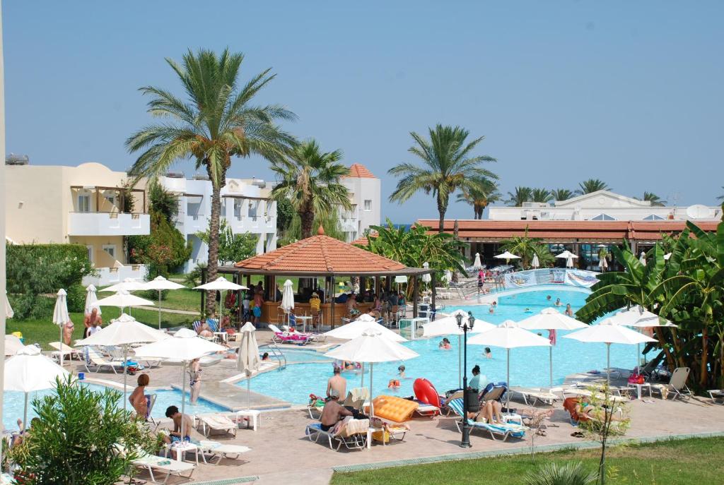 Zorbas Beach Hotel photo 3