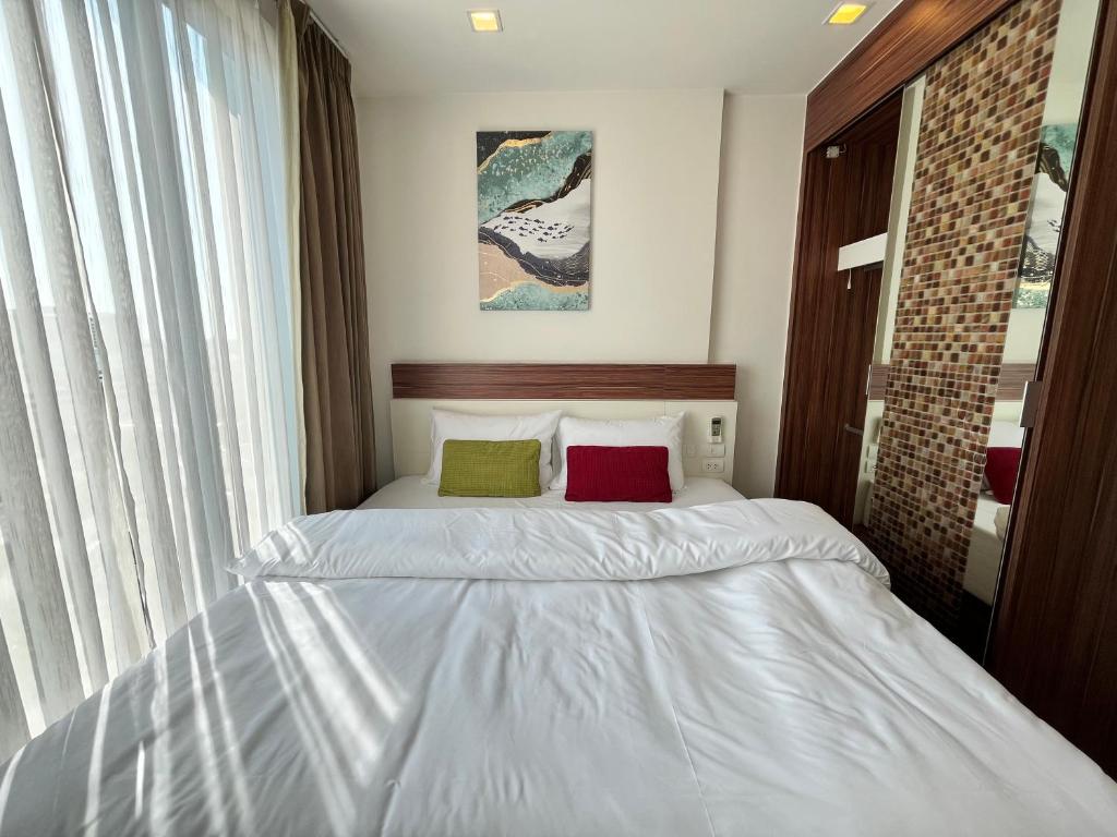 Luxury condo near Old City on Changklan road 820, Chiang Mai