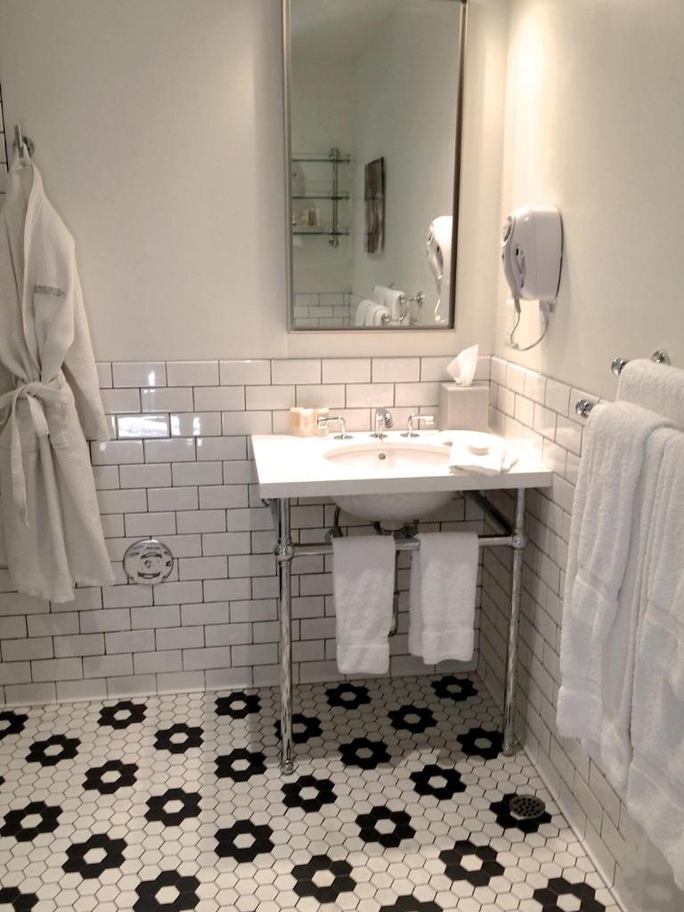 Четырехместный (Номер Делюкс с 2 кроватями размера «queen-size»), Hollywood Hotel - The Hotel of Hollywood Near Universal Studios