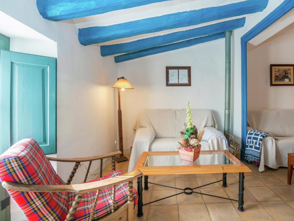 Cottage in Pacs near St Marti Sarroca Castle - Tap to explore photos