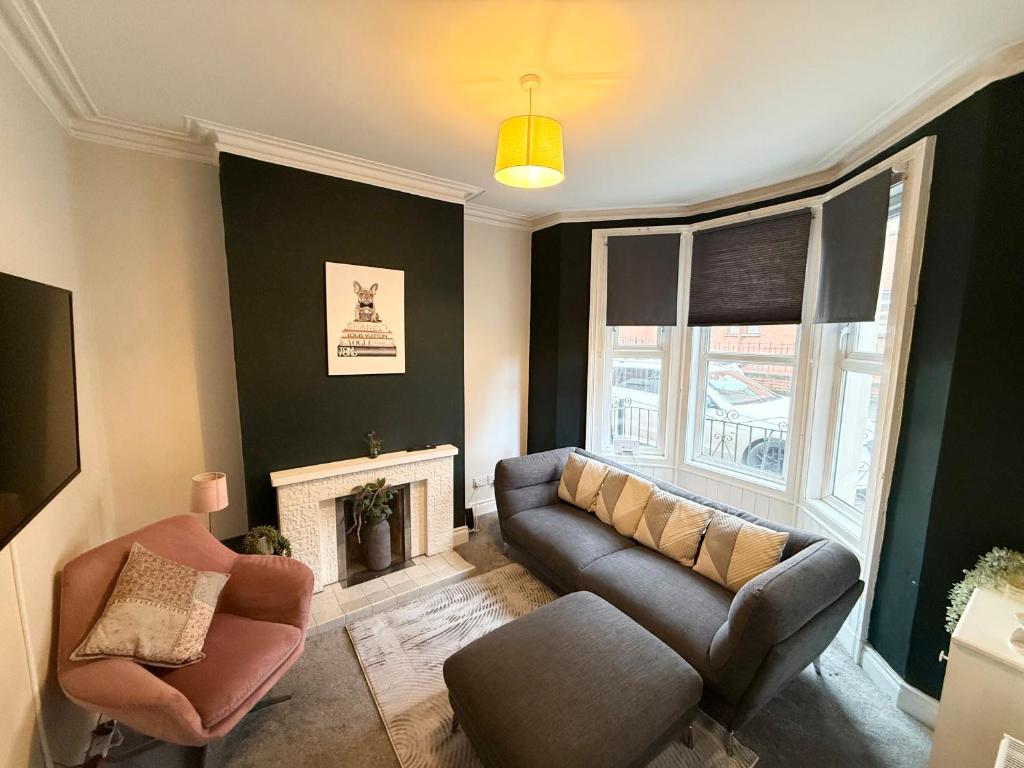 Timeless Charm Meets Modern Living in Belfast - Tap to explore photos
