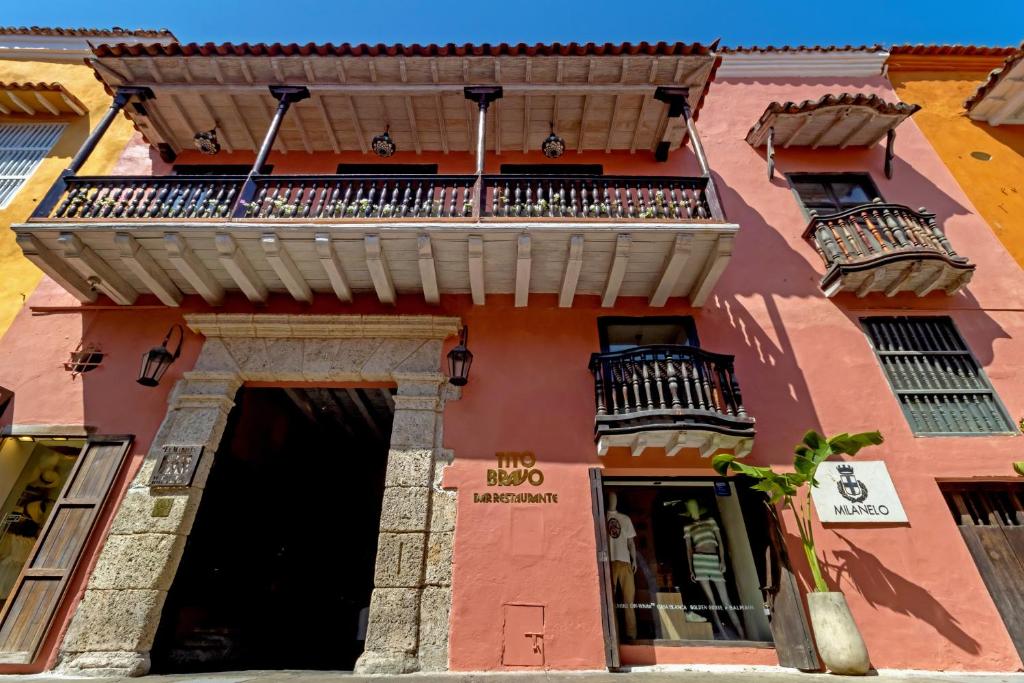 Hotel El Marqués By GEH Suites - Tap to explore photos
