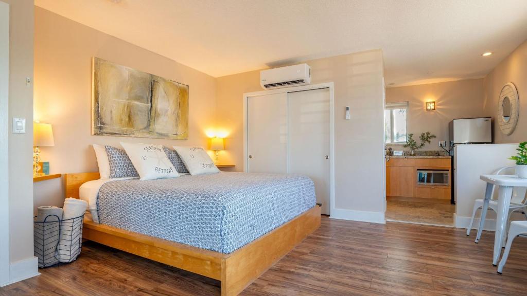 Rate Discounts! Beachside Home, Pool + Ocean Views Beach Haven by Avantstay - Tap to explore photos