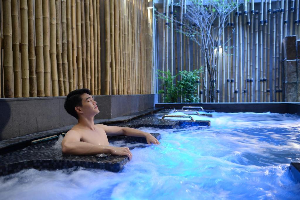 Двухместный (Фирменный номер Делюкс с онсэном), Отель Grande Centre Point Sukhumvit 55 Thong Lo