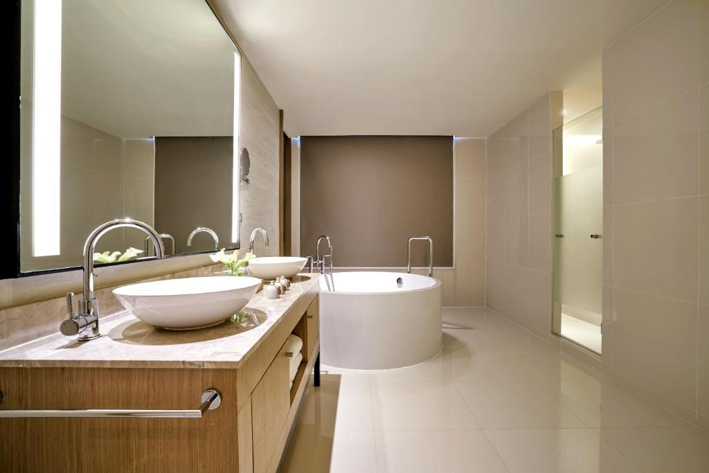 Сьюит (Представительский люкс с видом на море), Mövenpick Siam Hotel Na Jomtien Pattaya