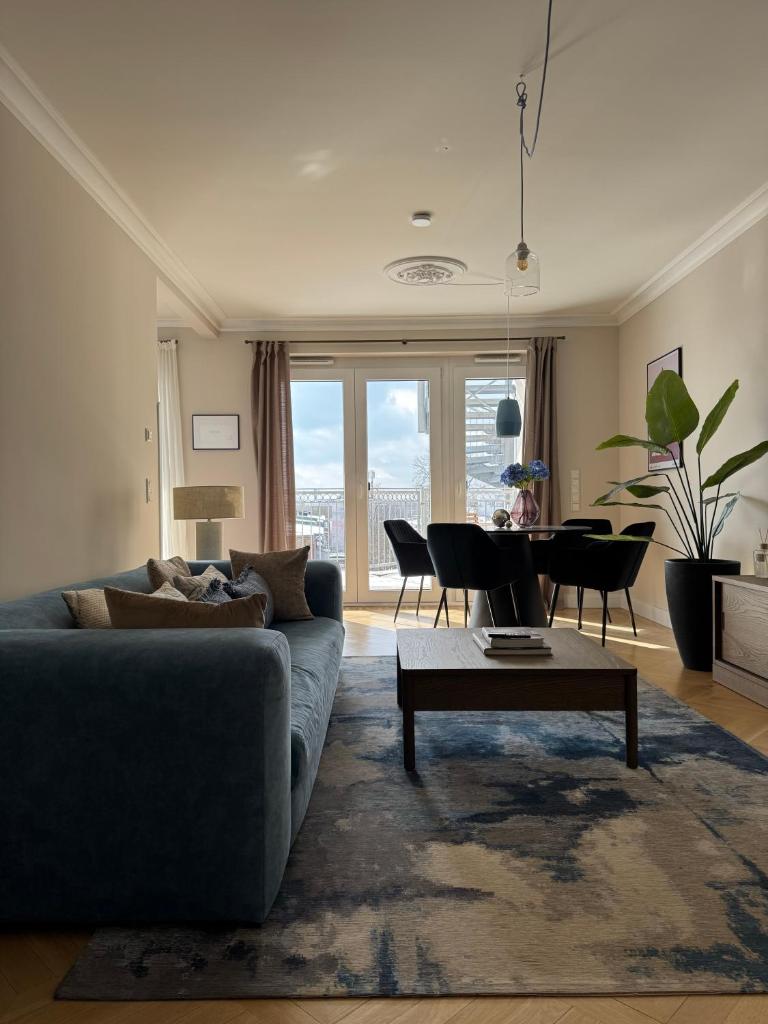 CLS Business Apartment Hamburg zentral, Balkon mit Weitblick, Tiefgarage, 67 qm - Tap to explore photos
