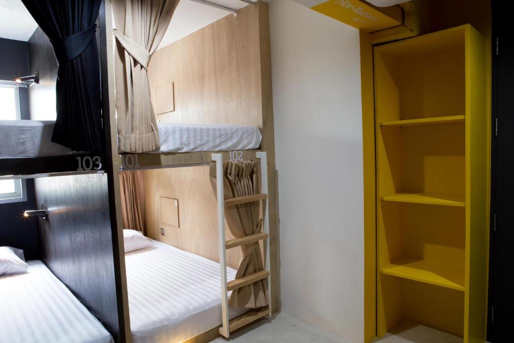 Номер (Кровать в общем номере для мужчин и женщин с 7 кроватями.), The BOB hostel
