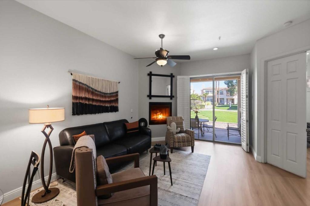 Pool-Side, 1st Flr, Lake Subd-Trail, Walk 2 Dining - Tap to explore photos