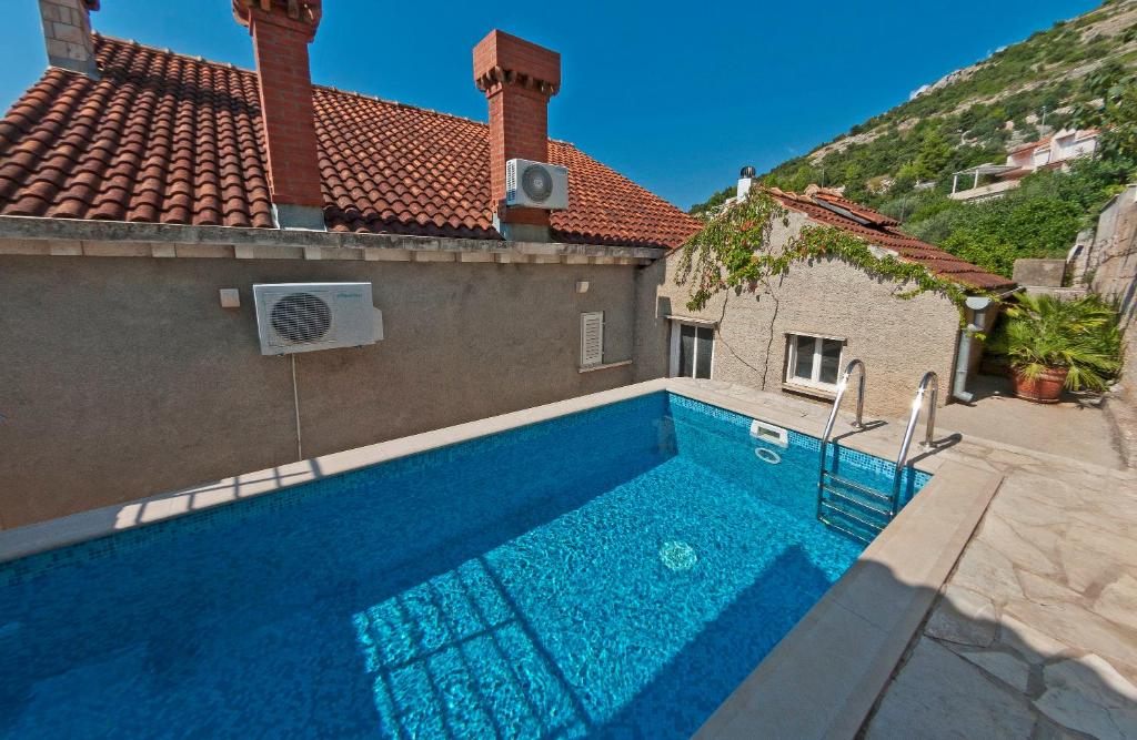 Holiday Home Ivanino photo 2