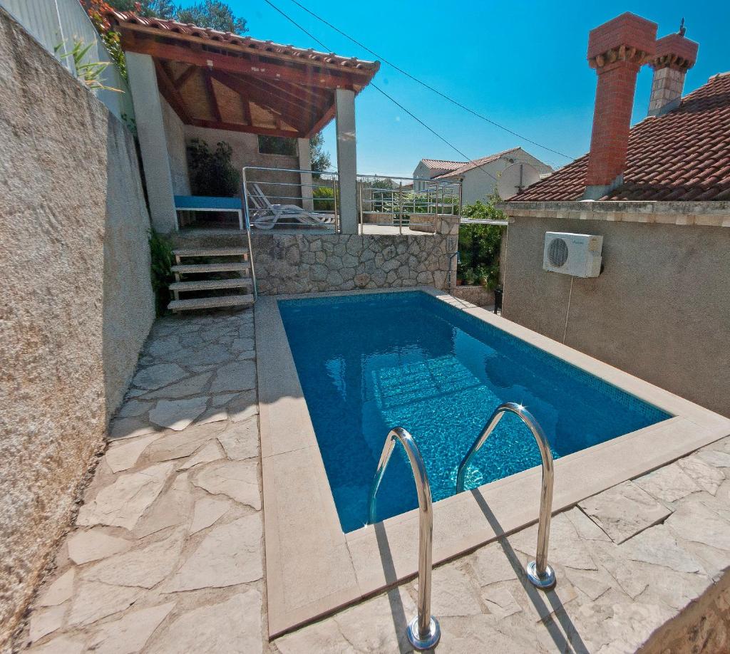 Holiday Home Ivanino photo 1