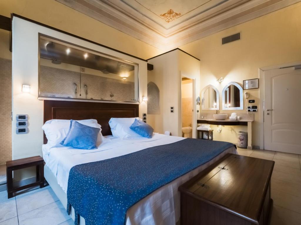 Vogue Hotel Room Type - Superior Double or Twin Room