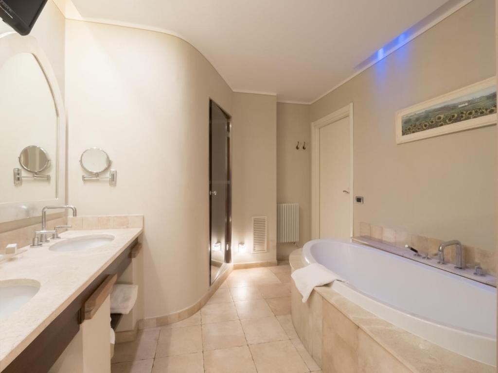 Vogue Hotel Room Type - Family Room