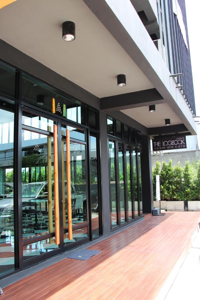 The LogBook Room and Cafe' photo 2