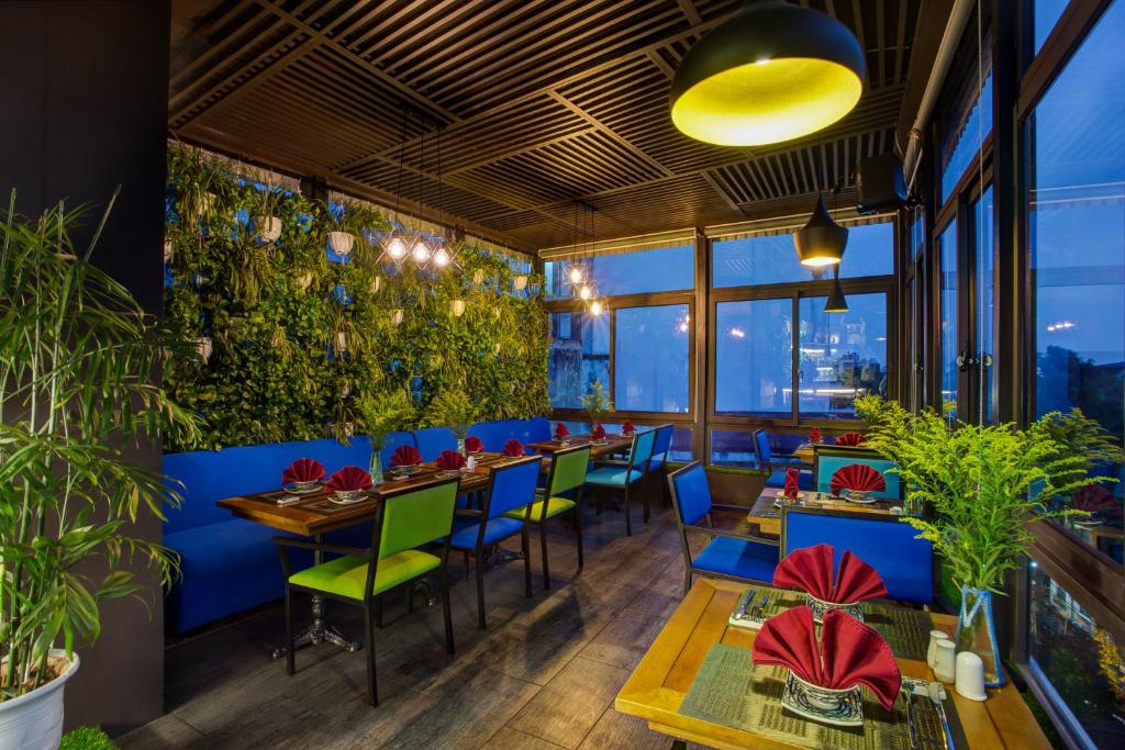 Khách Sạn The Jasmine 