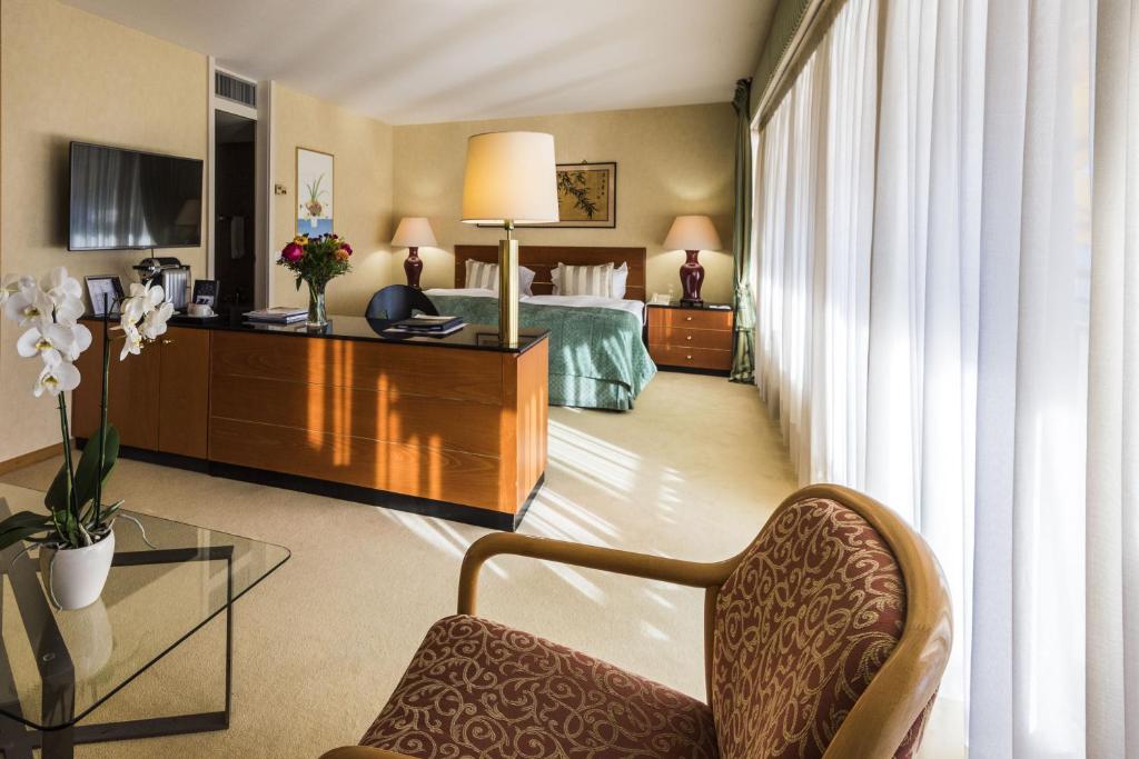 Сьюит (Полулюкс с балконом и видом на озеро), Royal Plaza Montreux & Spa