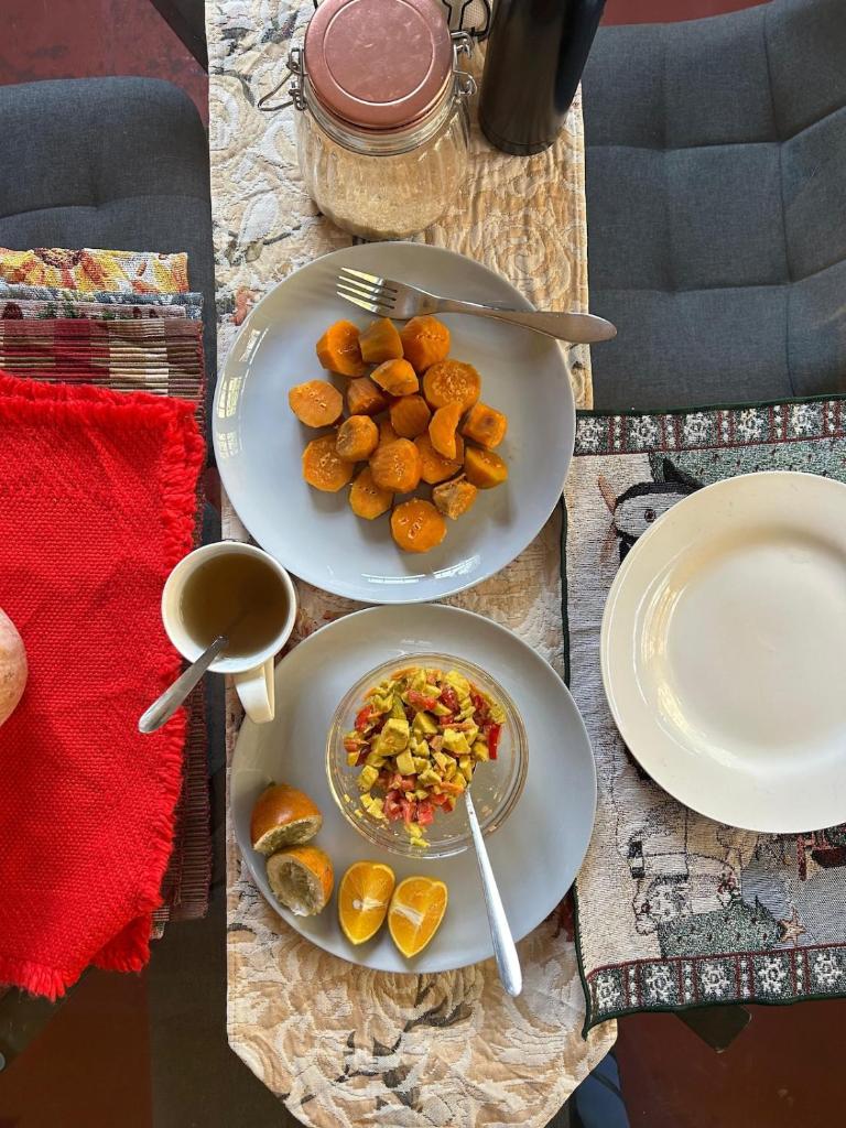 Better Table Cozy 1BR Stay - Tap to explore photos
