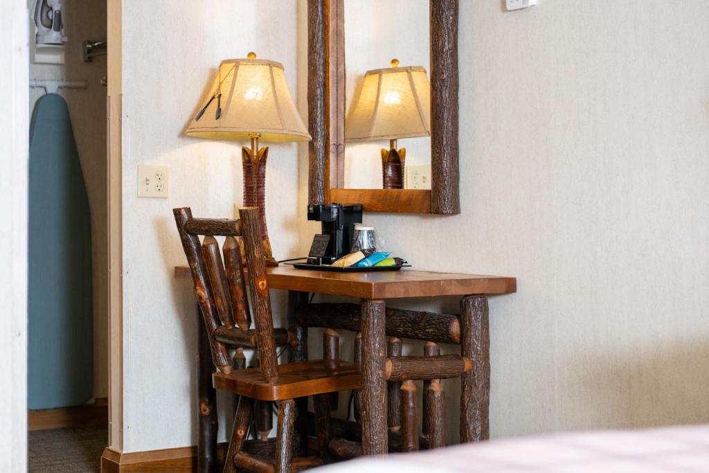 Lodge Of The Ozarks Room Type - Standard Queen Room with Two Queen Beds and Spa Bath Lodge Of The Ozarks Room Type - Standard Queen Room with Two Queen Beds and Spa Bath