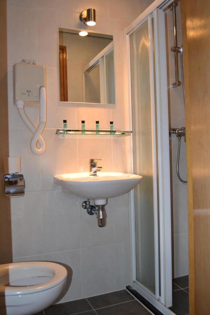 Двухместный (Двухместный номер с 2 отдельными кроватями), Continental Centre Hotel