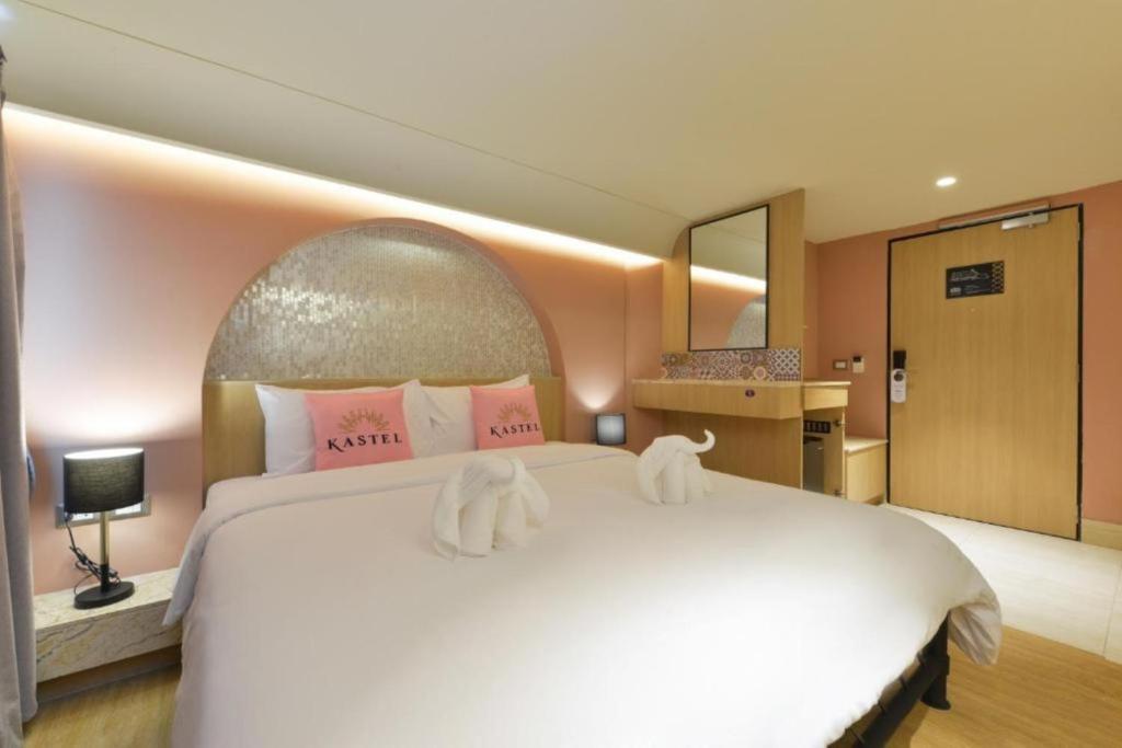 Kastel Bangkok Hotel Room Type - Executive Double Room