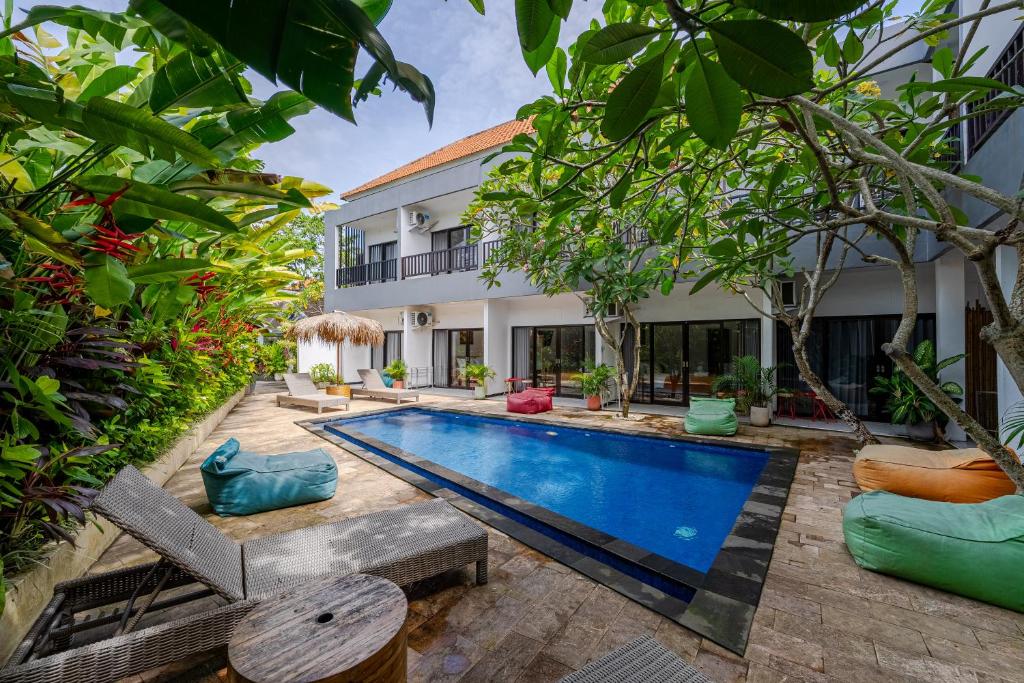 Summer of Surf Hostel Uluwatu - Tap to explore photos