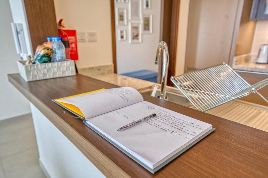Boho-Chic Cosy 1BR, minutes to Burj Khalifa - Tap to explore photos