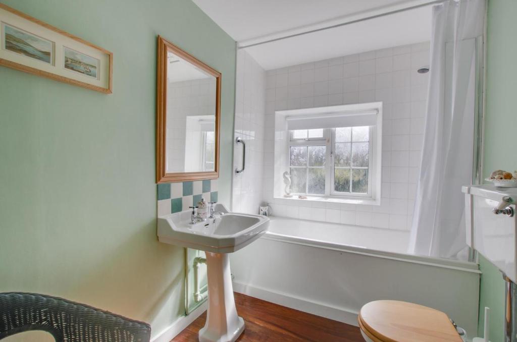 2 Bed in Letheringsett oc-endco - Tap to explore photos