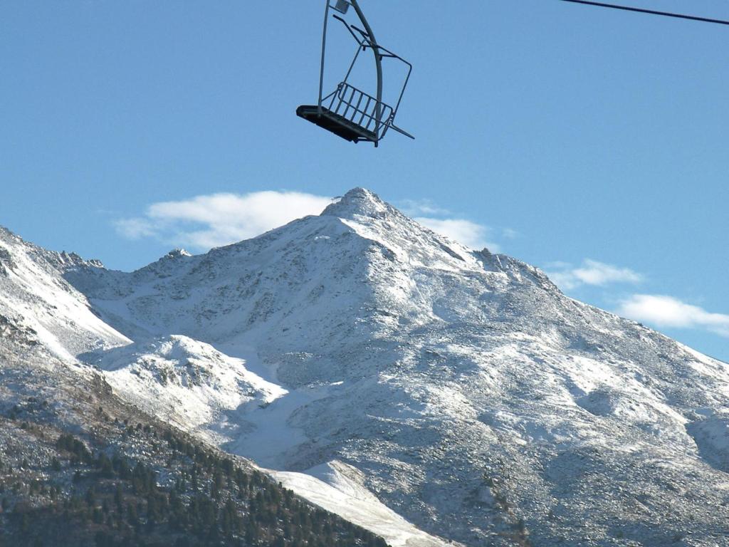 Two bedroom apartment situated on the slopes and close to shops in Meribel Mottaret photo 1