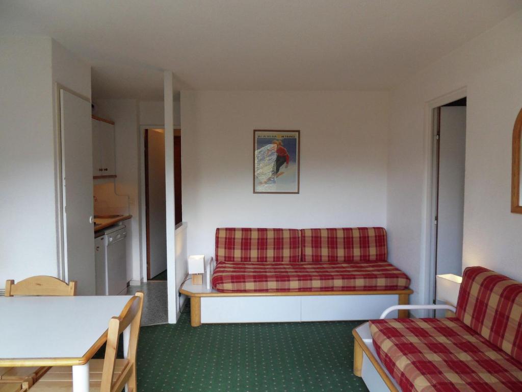 Two bedroom apartment situated on the slopes and close to shops in Meribel Mottaret photo 2