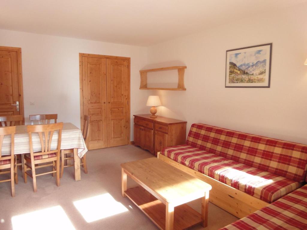 Stylish Apartment in M ribel with Balcony photo 1