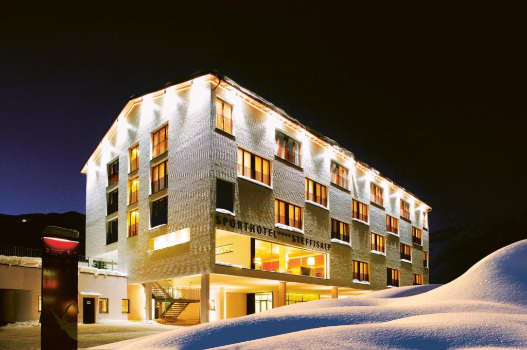 Hotel Steffisalp - Ski-in & Ski-out am Arlberg - Tap to explore photos