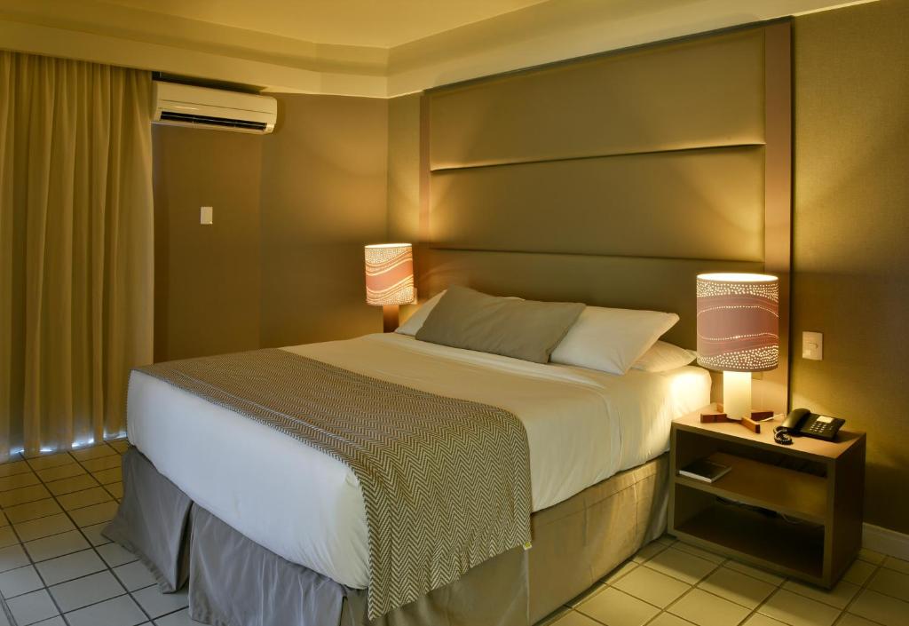 Hardman Praia Hotel - Tap to explore photos